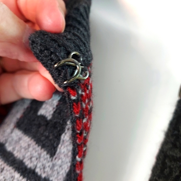 Grey & Burgundy Acrylic Cardigan with Greek Key Pattern Design. - Picture 6 of 12